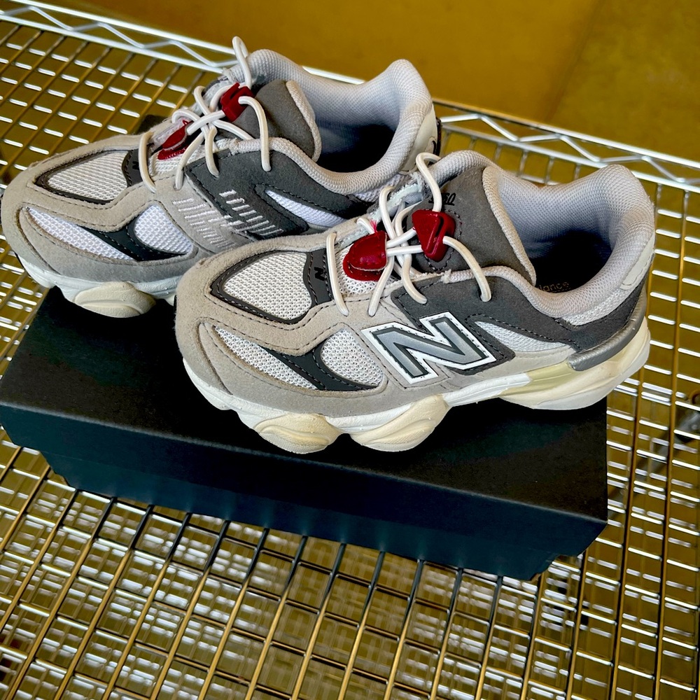 Toddler New Balance style 9060
